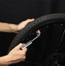 Merkloos Mini Fietspomp - Dunlop Presta Frans Hollands Auto Ventipel - Hoge Druk Handpomp -BOl Winkel 1179x1200