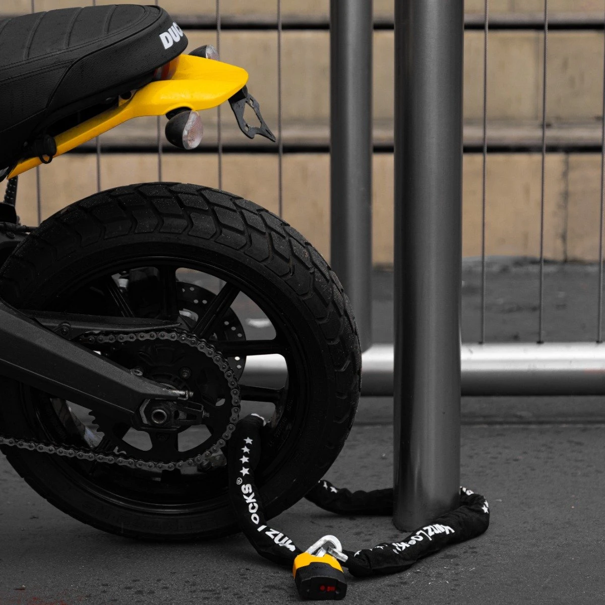 VINZ Makalu Motorslot / Kettingslot / Scooterslot ART 4 Gecertificeerd - 200 Cm Ketting - Dikte Schakels: 10,5mm 8 VINZ Makalu Motorslot / Kettingslot / Scooterslot ART 4 Gecertificeerd - 200 Cm Ketting - Dikte Schakels: 10,5mm - Afbeelding 6