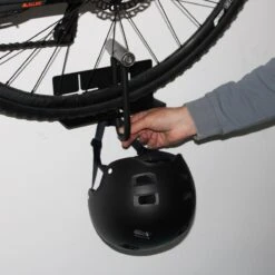 Flowter® Trapper Hanger - Fiets Ophangsysteem Aan De Trapper - Fiets Ophangbeugel - Universele Fiets Muurbeugel - Fietsbeugel Met Gratis Wieldragers+ 18 Flowter® Trapper Hanger - Fiets Ophangsysteem Aan De Trapper - Fiets Ophangbeugel - Universele Fiets Muurbeugel - Fietsbeugel Met Gratis Wieldragers+ -BOl Winkel 1200x1200 1251