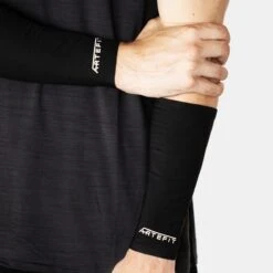 Artefit Compressie Onderarm Sleeves – Unisex - Zonbescherming - S - Black 23 Artefit Compressie Onderarm Sleeves – Unisex - Zonbescherming - S - Black -BOl Winkel 1200x1200 253