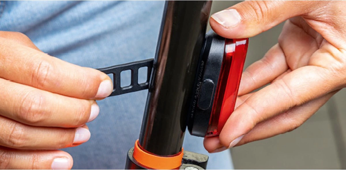 SIGMA SPORT Sigma CURVE Led Achterlicht - Inclusief Batterijen 5 SIGMA SPORT Sigma CURVE Led Achterlicht - Inclusief Batterijen - Afbeelding 3