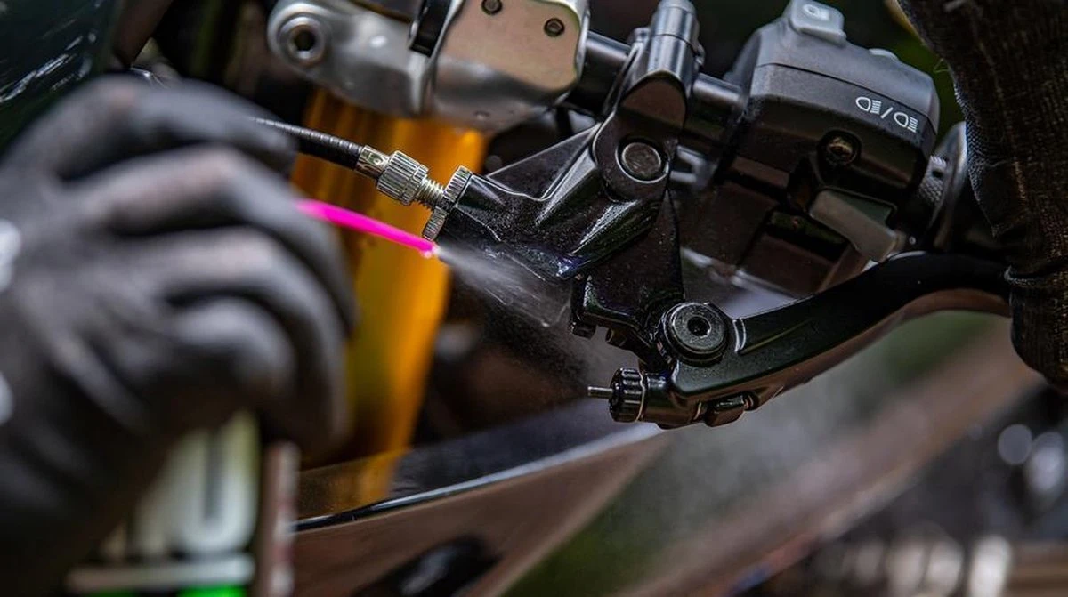 Muc-Off MO-94 Multi Use Smeermiddel Beschermspray 400ml 4 Muc-Off MO-94 Multi Use Smeermiddel Beschermspray 400ml - Afbeelding 2