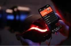 Livall EVO21 Black Medium - (Smart) Fietshelm - SOS Functie - LED Richtingaanwijzers - Smart Verlichting 29 Livall EVO21 Black Medium - (Smart) Fietshelm - SOS Functie - LED Richtingaanwijzers - Smart Verlichting -BOl Winkel 1200x783