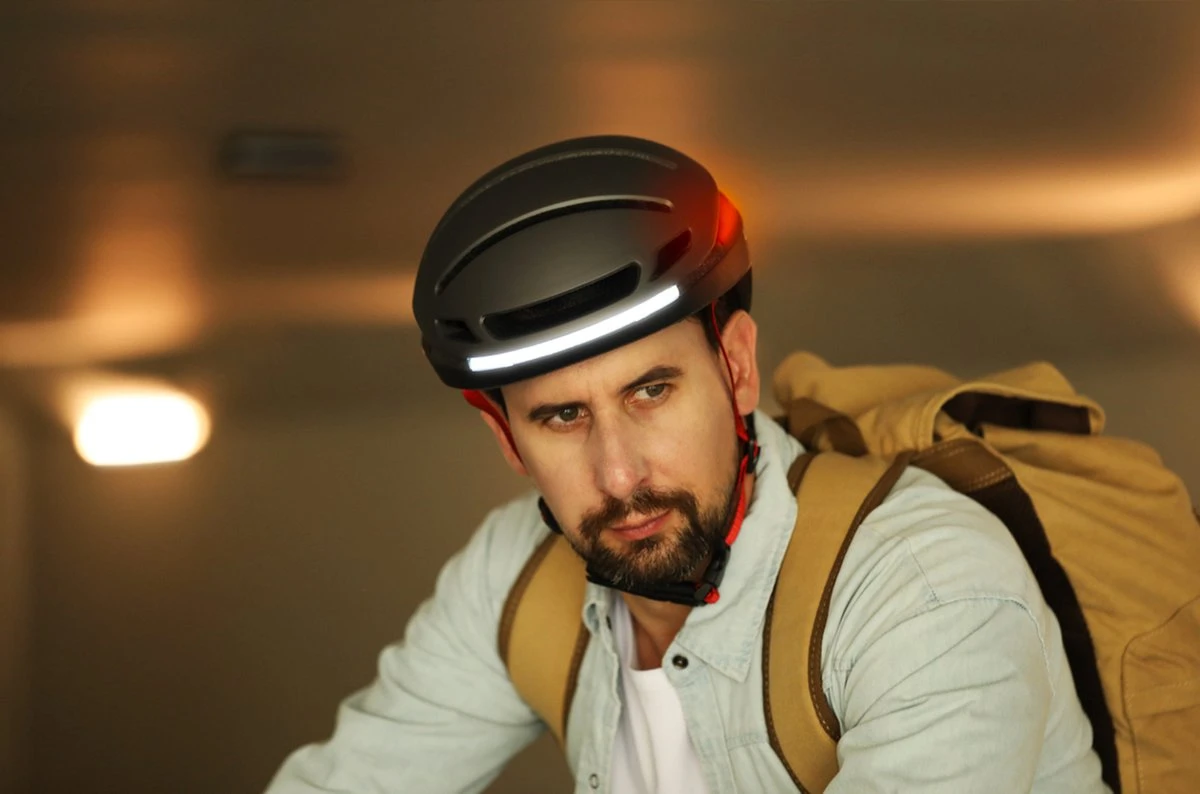 Livall EVO21 Black Medium - (Smart) Fietshelm - SOS Functie - LED Richtingaanwijzers - Smart Verlichting 11 Livall EVO21 Black Medium - (Smart) Fietshelm - SOS Functie - LED Richtingaanwijzers - Smart Verlichting - Afbeelding 9