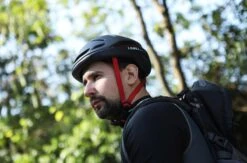 Livall EVO21 Black Medium - (Smart) Fietshelm - SOS Functie - LED Richtingaanwijzers - Smart Verlichting 31 Livall EVO21 Black Medium - (Smart) Fietshelm - SOS Functie - LED Richtingaanwijzers - Smart Verlichting -BOl Winkel 1200x794 2