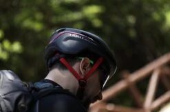 Livall EVO21 Black Medium - (Smart) Fietshelm - SOS Functie - LED Richtingaanwijzers - Smart Verlichting 32 Livall EVO21 Black Medium - (Smart) Fietshelm - SOS Functie - LED Richtingaanwijzers - Smart Verlichting -BOl Winkel 1200x794 3