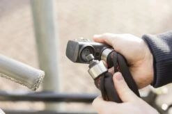 AXA Foldable 600 Vouwslot - Fietsslot - Met Houder - 95 Cm - Zwart 23 AXA Foldable 600 Vouwslot - Fietsslot - Met Houder - 95 Cm - Zwart -BOl Winkel 1200x799 53