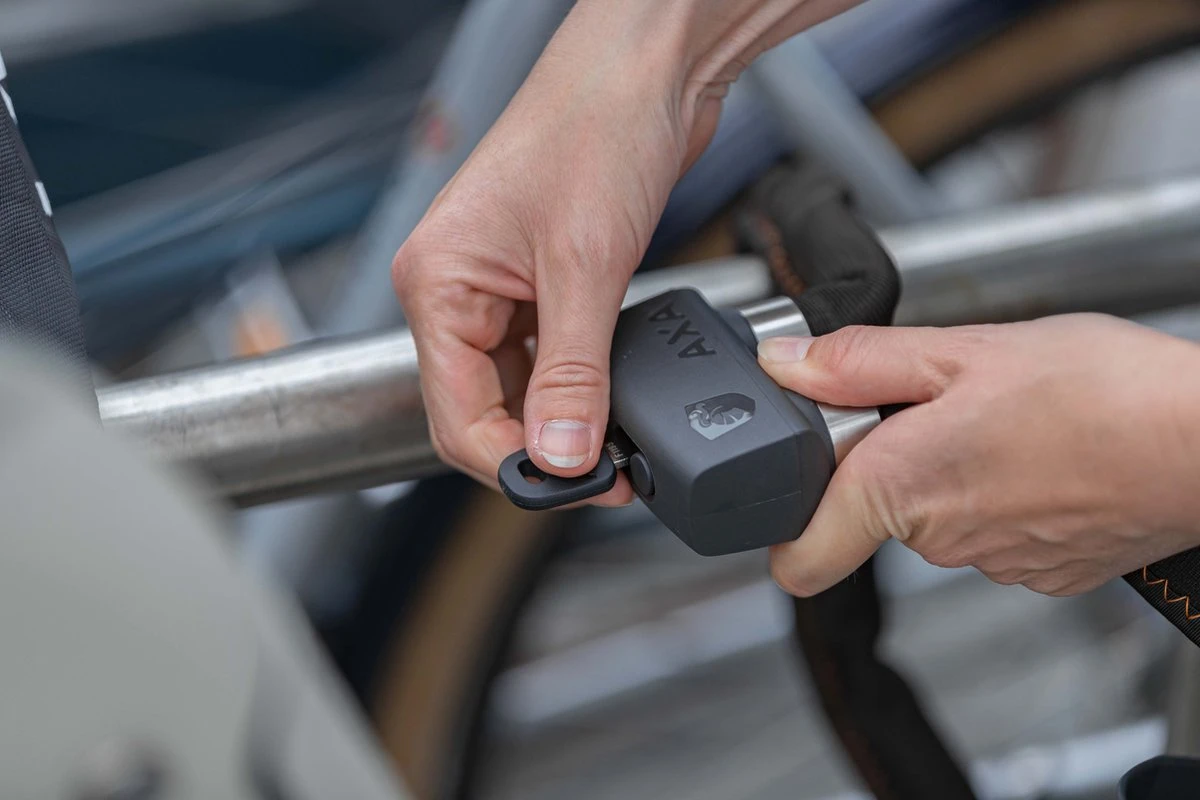 AXA Foldable 600 Vouwslot - Fietsslot - Met Houder - 95 Cm - Zwart 9 AXA Foldable 600 Vouwslot - Fietsslot - Met Houder - 95 Cm - Zwart - Afbeelding 7