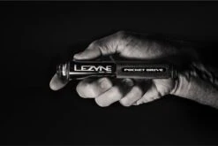 LEZYNE POCKET DRIVE BLACK/HI GLOSS -BOl Winkel 1200x800 184