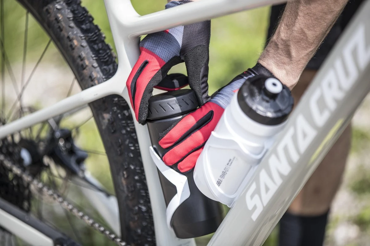 BBB Cycling Tools &Tubes Gereedschapsbidon - Racefiets - Duurzaam Materiaal - Zwart - Maat L (630ml) - BTL-18 5 BBB Cycling Tools &Tubes Gereedschapsbidon - Racefiets - Duurzaam Materiaal - Zwart - Maat L (630ml) - BTL-18 - Afbeelding 3