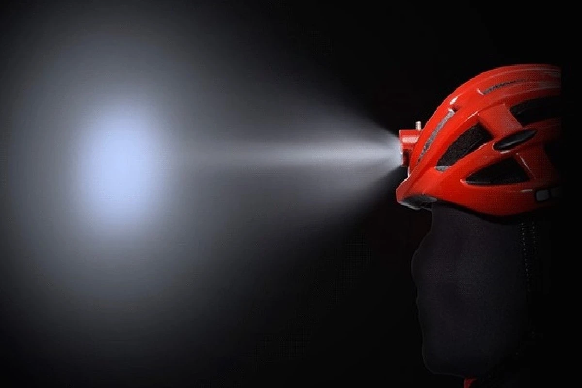 MTB Helm Met Verlichting | E-bike | Racefiets | Pro Fietshelm Met Verlichting | Licht Van Gewicht | Ingebouwde Led Lamp Als Voorlicht + Zijlicht En Achterlicht > Sport Lights, Kleur Helm Zwart 14 MTB Helm Met Verlichting | E-bike | Racefiets | Pro Fietshelm Met Verlichting | Licht Van Gewicht | Ingebouwde Led Lamp Als Voorlicht + Zijlicht En Achterlicht > Sport Lights, Kleur Helm Zwart - Afbeelding 12