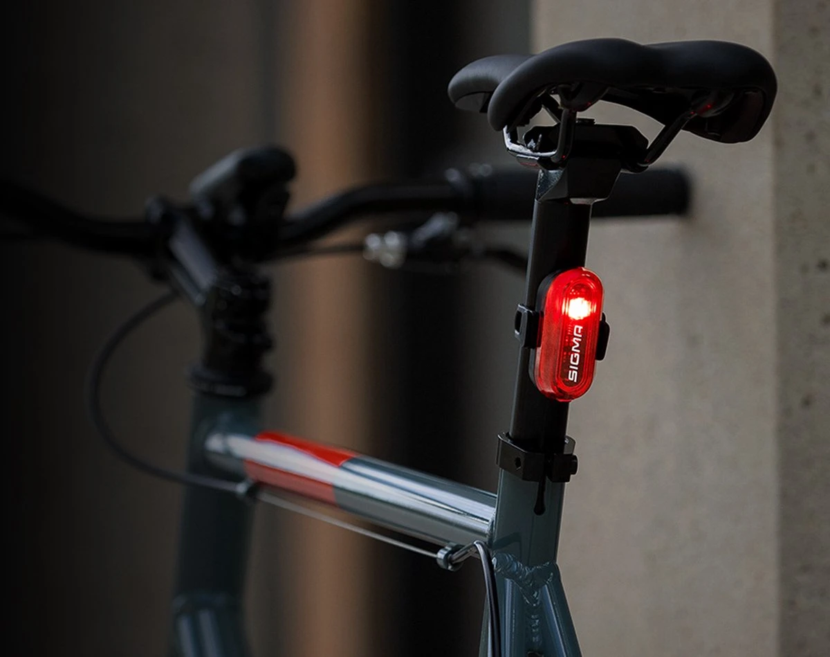 SIGMA SPORT Sigma CURVE Led Achterlicht - Inclusief Batterijen 4 SIGMA SPORT Sigma CURVE Led Achterlicht - Inclusief Batterijen - Afbeelding 2