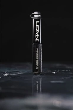 LEZYNE POCKET DRIVE BLACK/HI GLOSS -BOl Winkel 801x1200 3